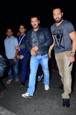 Salman Khan snapped at airport  on 29th Jan 2016